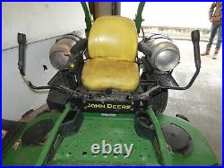 John Deere ZTRAK Zero Turn Riding Lawn Mower 72-in Deck Propane