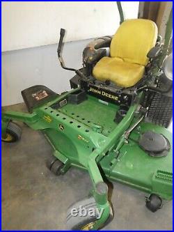 John Deere ZTRAK Zero Turn Riding Lawn Mower 72-in Deck Propane